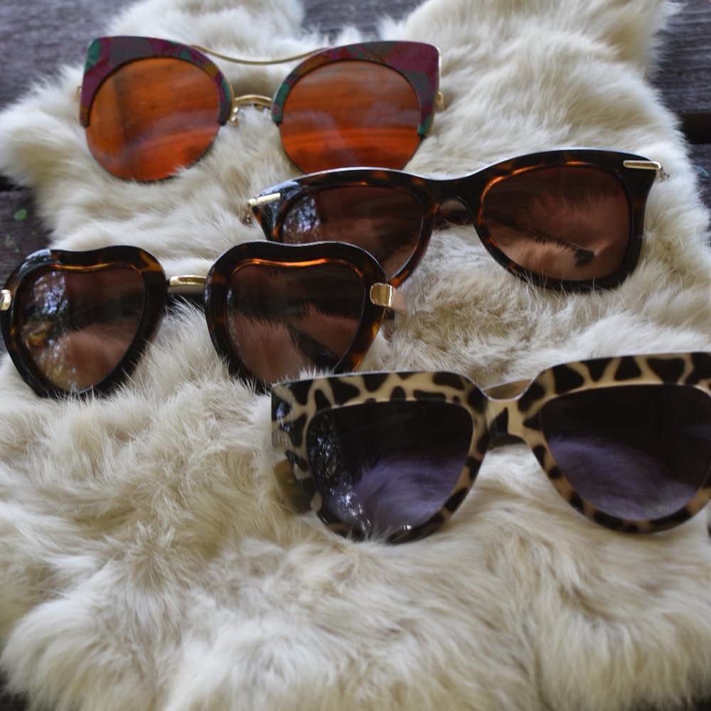 Sunnies Wholesale Lot (Lots for Artists)